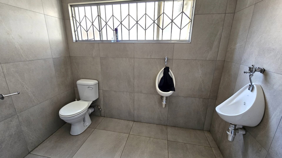 6 Bedroom Property for Sale in Schoemansville North West